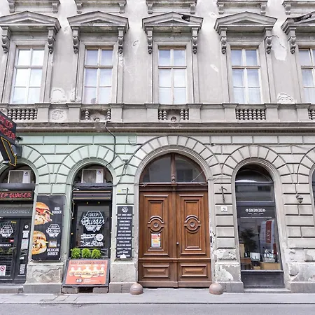 Ultra - Comfy Budapest